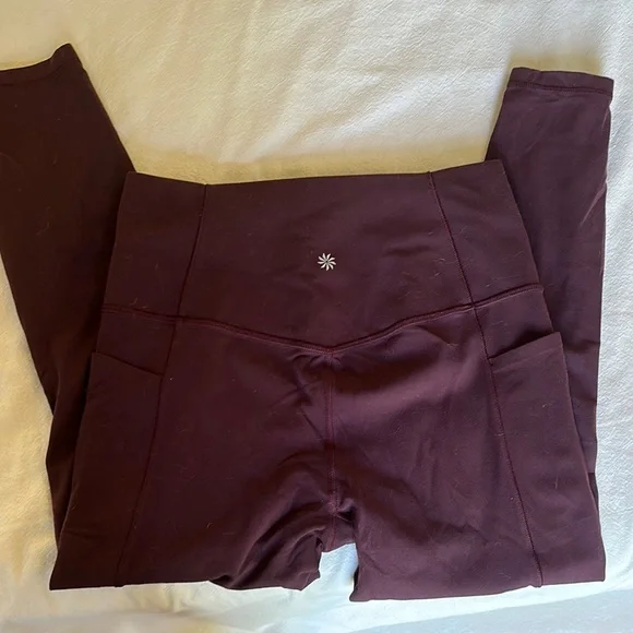 Athleta Salutation Stash II 7/8 legging size medium - Picture 3 of 5